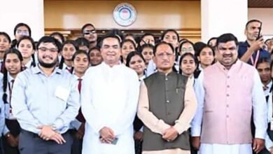 लोकतांत्रिक मूल्यों और संसदीय परंपराओं से हुए रूबरू, मुख्यमंत्री विष्णुदेव साय व विधानसभा अध्यक्ष डॉ. रमन सिंह से की भेंट 3 Vidhyalaye 03