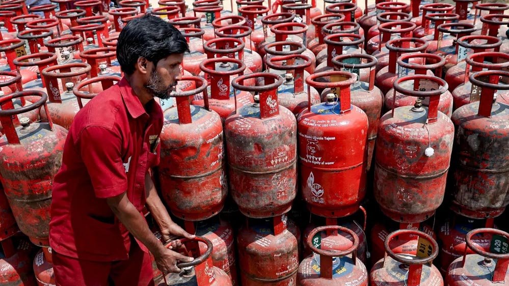 LPG यूजर्स के लिए बड़ी खबर, मार्केट में जल्द आ सकता है 10 किलो का नया गैस सिलेंडर 1 lpg 136 1 1