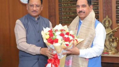 5 लाख मीट्रिक टन चावल के शीघ्र उठाव की पहल, मुख्यमंत्री विष्णुदेव साय ने केंद्रीय मंत्री से पर्याप्त रेलवे रैक उपलब्ध कराने का किया आग्रह 3 sAHE 01 11