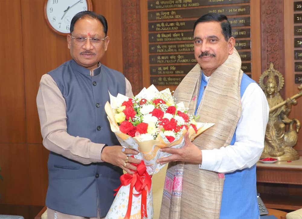 5 लाख मीट्रिक टन चावल के शीघ्र उठाव की पहल, मुख्यमंत्री विष्णुदेव साय ने केंद्रीय मंत्री से पर्याप्त रेलवे रैक उपलब्ध कराने का किया आग्रह 1 sAHE 01 11