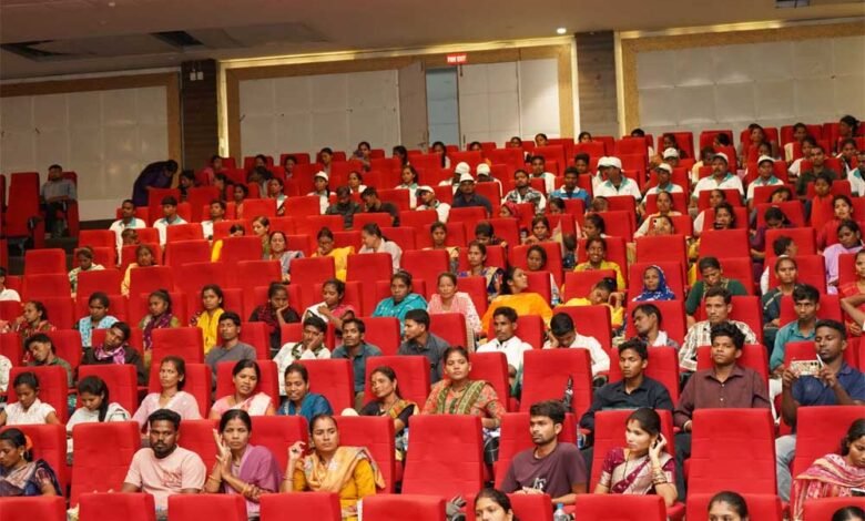 युवा उद्यमिता को मिलेगा नया उड़ान, स्टार्टअप इंडिया से स्थानीय उत्पादों को बढ़ावा 4 tEJAS 03