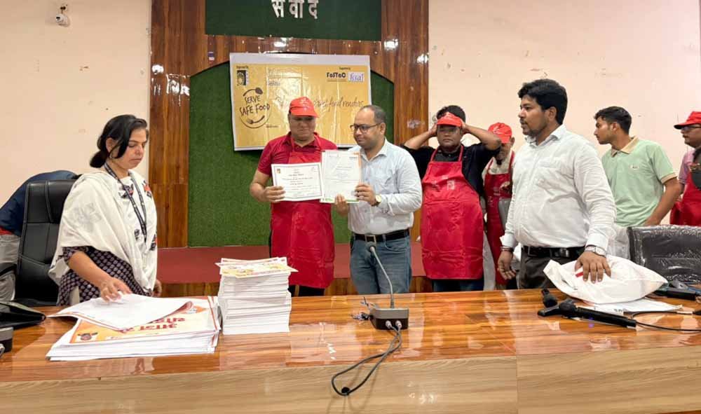 स्वच्छ और सुरक्षित खाद्य कारोबार की पहल, 200 स्ट्रीट फूड विक्रेताओं को फॉस्टेक ट्रेनिंग 1 1 35