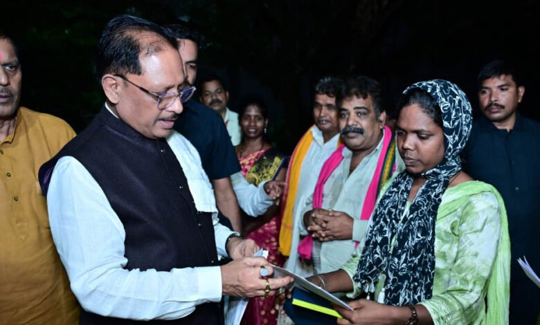 बगिया में जनसमस्याओं पर CM साय का सख्त रुख, आम लोगों की शिकायतें सुन अधिकारियों को दिए निर्देश 2 11A 18