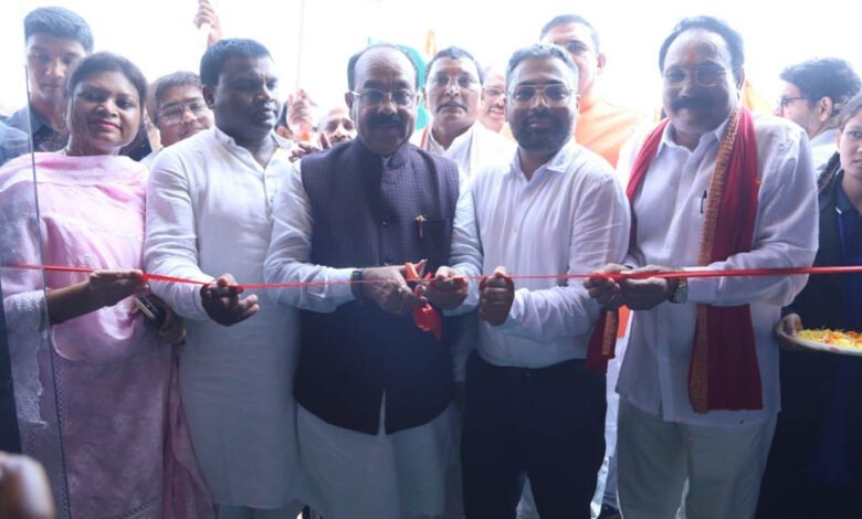 खेल सुविधाओं को मिली बड़ी सौगात, डिप्टी CM अरुण साव ने मिनी स्टेडियम-इनडोर हॉल का किया उद्घाटन 3 11A 225