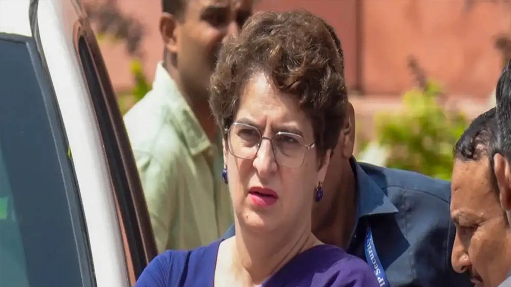 संसद परिसर में प्रियंका गांधी से भिड़े BJP सांसद, पूछा- ‘झारखंड क्यों नहीं गईं?’ राहुल गांधी का लिया नाम 1 11A 83