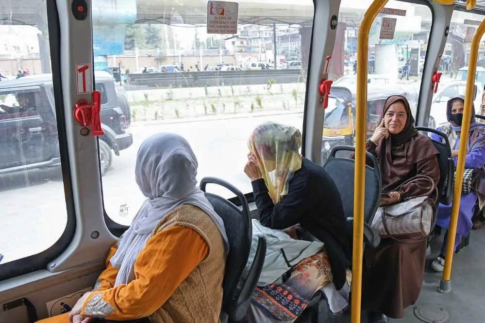 महिलाओं के लिए खुशखबरी! इस राज्य में फ्री बस यात्रा की तैयारी, भाजपा सरकार ने बनाया प्लान 1 13A 41