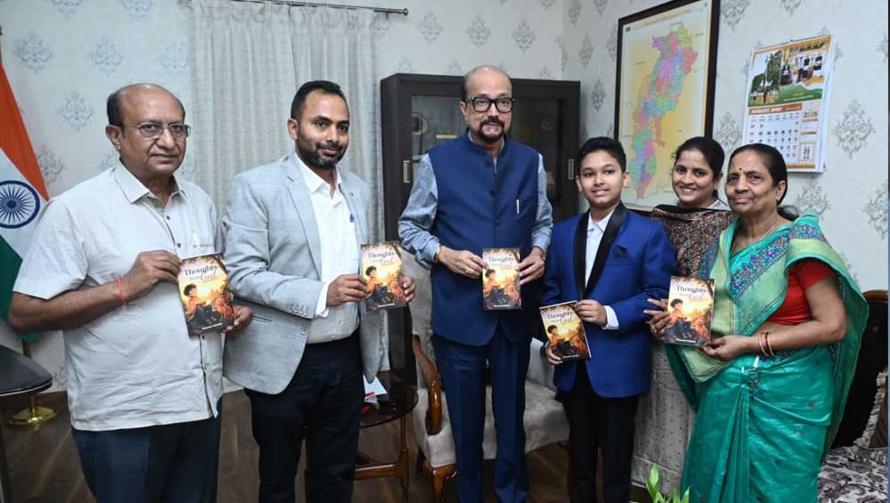 राज्यपाल डेका ने 12 वर्षीय छात्र मास्टर दिव्यांश की पुस्तक ‘थॉट्स अबाउट गॉड‘ का किया विमोचन 1 14A 139