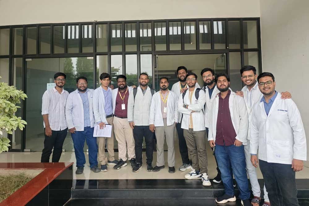 छत्तीसगढ़ में मेडिकल इंटर्न्स को राहत की उम्मीद, स्टाइपेंड बढ़ाने की मांग पर सरकार ने दिया सकारात्मक संकेत 1 14A 14 2