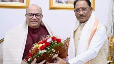 मुख्यमंत्री विष्णुदेव साय से निर्माता-निर्देशक डॉ. चंद्रप्रकाश द्विवेदी ने की सौजन्य मुलाकात 4 14A 149