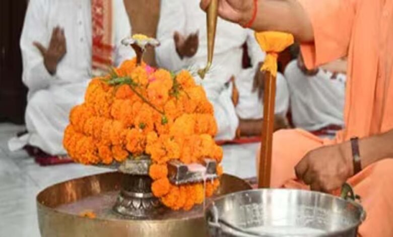 सावन सोमवार पर रुद्राभिषेक से पहले जान लें पूजा के सही समय 1 174 1