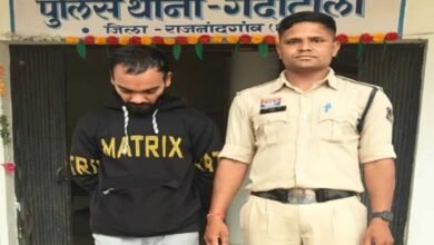 फर्जी सिम कार्ड के धंधे पर पुलिस का शिकंजा, राजनांदगांव में आरोपी गिरफ्तार; 25 हजार कैश समेत 238 SIM जब्त 3 23A 154 2