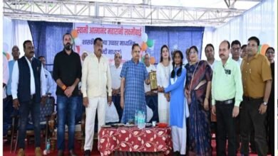 बिलासपुर की बेटियों ने बनाया स्मार्ट सिस्टम, दीवार पर थूकते ही बजेगा अलार्म; बारिश में खुलेगा छाता 2 23A 161 2