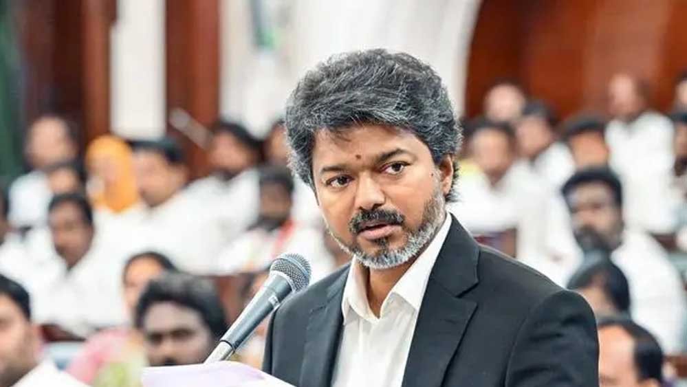 चुनावी वादों की झड़ी! CM विजय ने हर साल 3 फ्री सिलेंडर समेत महिलाओं को मुफ्त बस यात्रा की सौगात दी 1 24A 109
