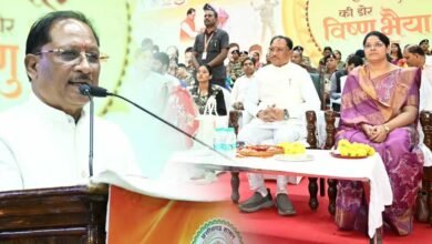 शहीदों के परिवार हमारे अपने परिवार : उनके सम्मान और हर सुख-दुःख में साथ खड़ी है सरकार - मुख्यमंत्री विष्णुदेव साय 2 25A 166