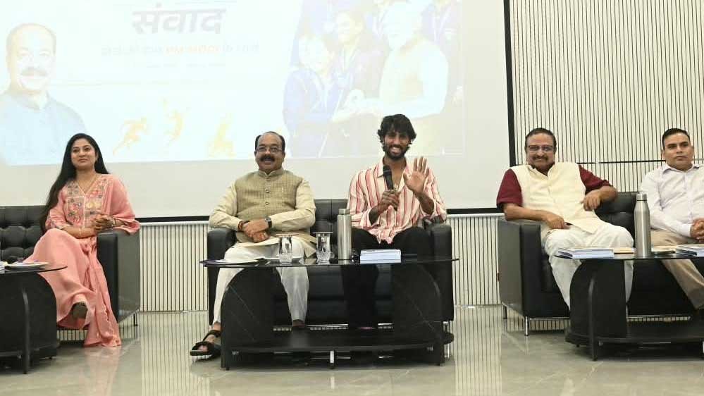 खेलों को बढ़ावा देने की पहल, उप मुख्यमंत्री अरुण साव ‘खेलो इंडिया संवाद’ कार्यक्रम में हुए शामिल 1 27A 204
