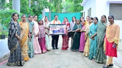 राखी बांधकर दीदियों ने दी डिप्टी सीएम विजय शर्मा को बधाई, गुजरात यात्रा के अनुभव भी किए साझा 2 27A 231