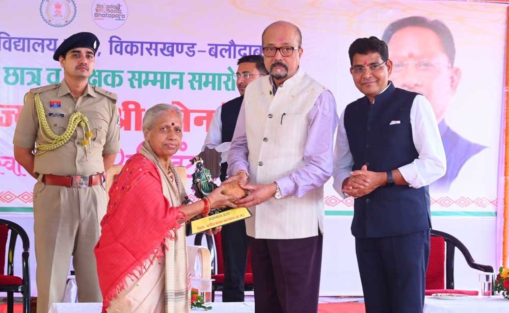 सफलता का मंत्र: जुनून के साथ मेहनत करें, लक्ष्य जरूर होगा हासिल—राज्यपाल डेका 1 30 A 23