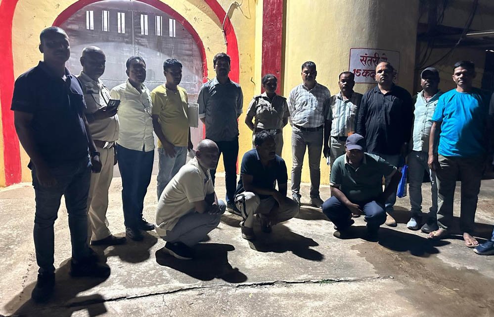हाथीदांत तस्करी पर वन विभाग की बड़ी कार्रवाई 1 4A 244