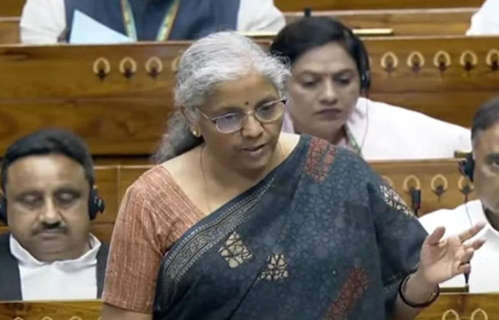 टैक्सपेयर्स के लिए बड़ी खबर! लोकसभा में पेश होगा इनकम टैक्स संशोधन बिल, बैंकिंग सेक्टर पर भी हो सकते हैं अहम फैसले 1 4A 28