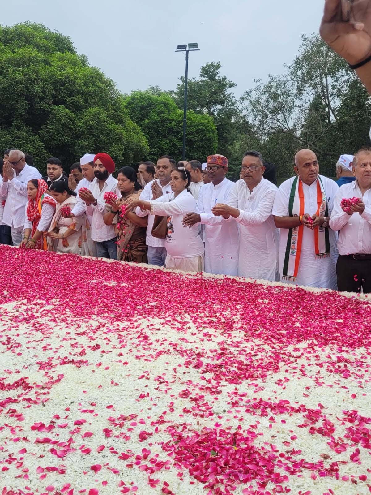 राष्ट्रीय अधिवेशन में एमसीबी का गौरव बढ़ाया, शरण सिंह ने राजीव गांधी को दी श्रद्धांजलि 1 55 16