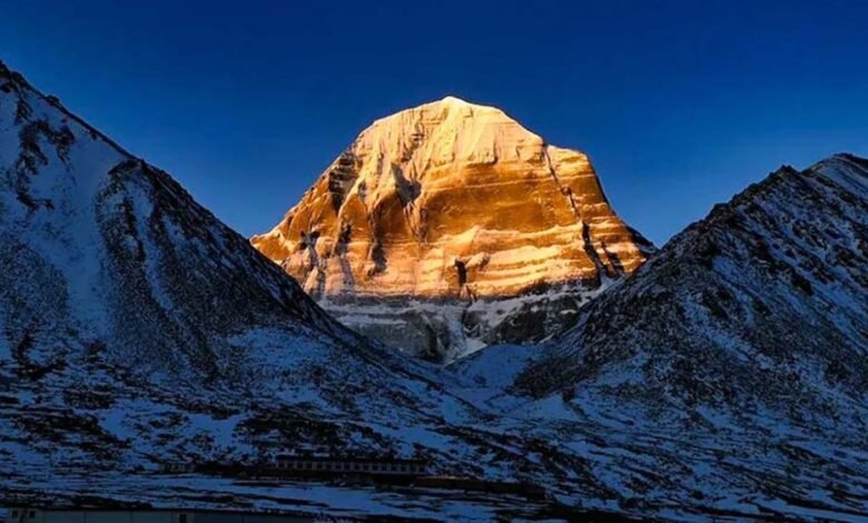 कैलाश पर्वत पर आज तक क्यों नहीं चढ़ पाया इंसान, जानें रहस्य और वजह 10 70 6