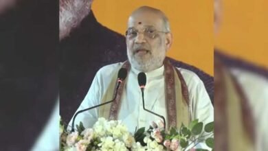 सिलीगुड़ी में अमित शाह ने साधा निशाना, BSF के लिए जमीन नहीं देने पर पिछली सरकार को घेरा 2 81 18