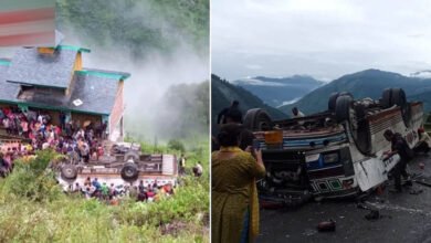 चंबा में बड़ा सड़क हादसा, पहाड़ी से गिरकर सड़क पर आ गिरी बस; 7 लोगों की गई जान 2 8A 23
