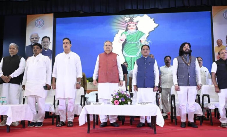 केश शिल्पियों के कल्याण के लिए सरकार प्रतिबद्ध, समाज की मांगों पर गंभीरता से होगा विचार : मुख्यमंत्री साय 8 8A 284