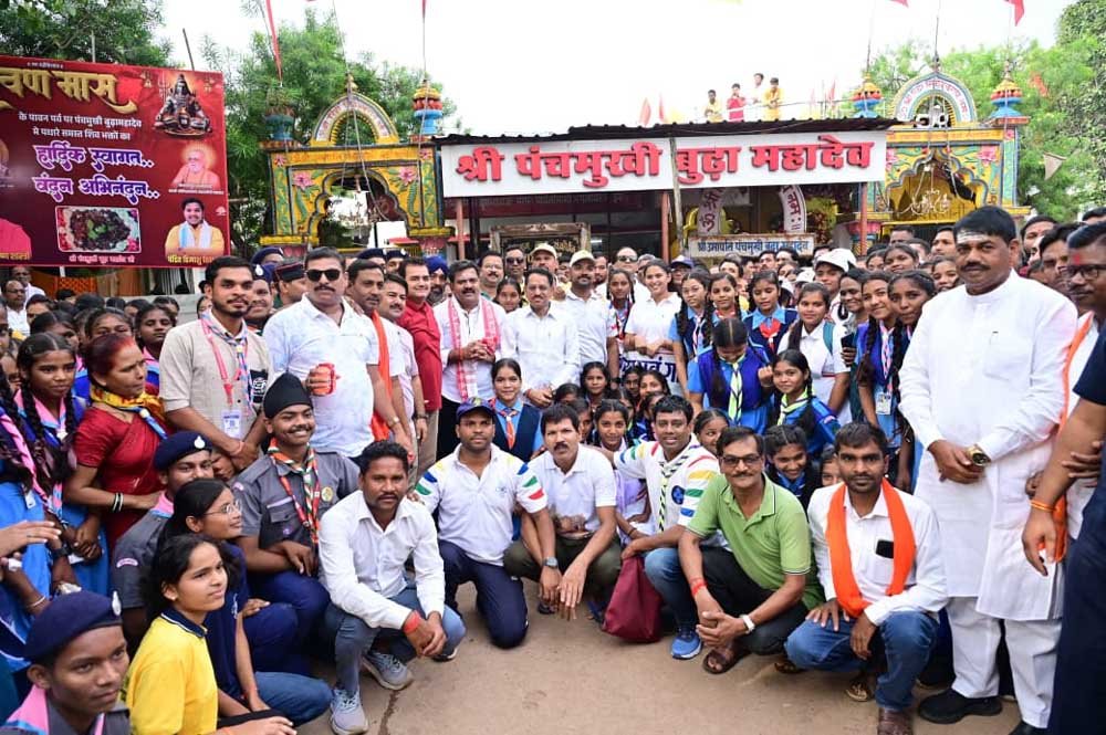 उपमुख्यमंत्री ने बूढ़ा महादेव और बाबा भोरमदेव में पूजा अर्चना कर प्रदेश की खुशहाली और समृद्धि की कामना की 1 Bhole 02