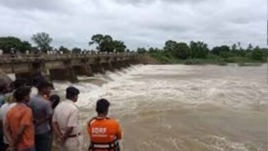 छत्तीसगढ़ के धमतरी में बड़ा हादसा, मछुआरे का शव मिला, मासूम समेत 2 का नहीं लगा सुराग 2 Chhattisgarh News 01 3 1