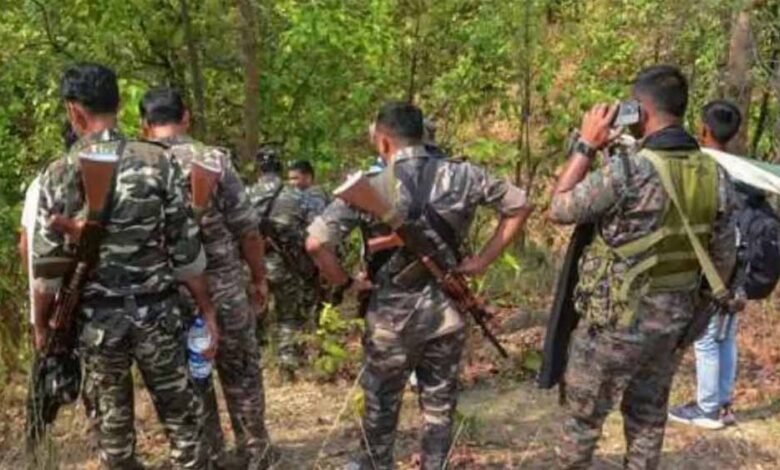 CG में माओवादी हिंसा पीड़ित परिवारों को राहत, 15 परिवारों को सरकार ने बांटे ₹2.25 करोड़ 5 Chhattisgarh News 05 3 7