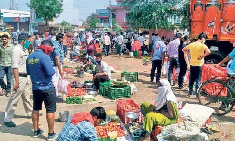 सब्जी व्यापारियों पर बड़ी कार्रवाई, बकाया मंडी राशि जमा न करने पर दुकानें सील 7 Chhattisgarh News 06 1 6