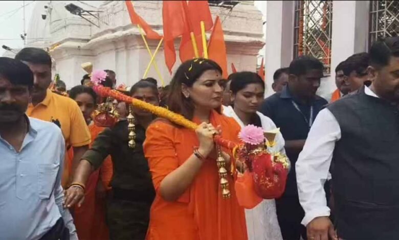 भोलेनाथ की भक्ति में अमरकंटक से निकली कांवड़ यात्रा, भावना बोहरा के नेतृत्व में कांवड़िए रवाना 5 Chhattisgarh News 06 2 8