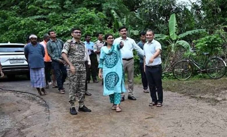 CG Flood Update: क्षतिग्रस्त पुलिया का निरीक्षण करने पहुंचे कलेक्टर, मरम्मत कार्य में तेजी के निर्देश 6 Chhattisgarh News 06 3 5