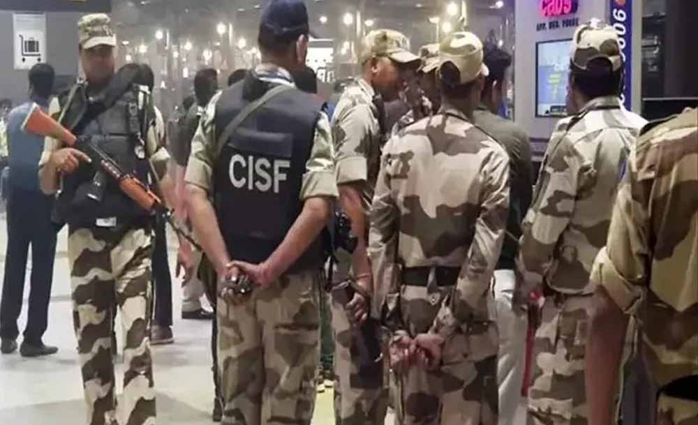 CG High Court Verdict: सेना पर विवादित पोस्ट मामले में CISF कांस्टेबल को राहत नहीं, सैलरी कटौती पर लगी मुहर 1 Chhattisgarh News 07 3 2