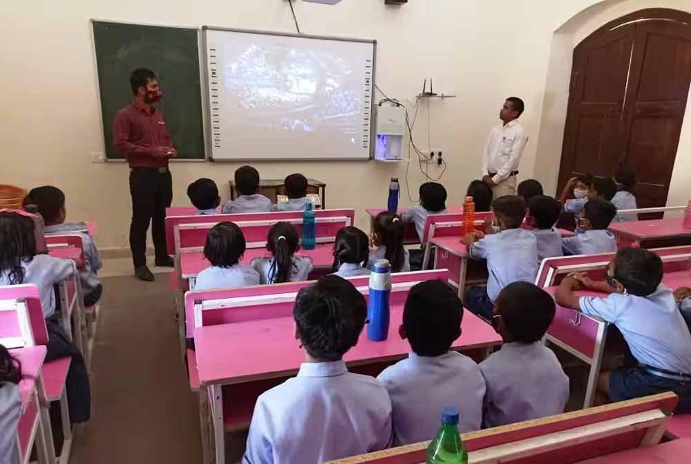 आत्मानंद स्कूलों के लिए नए निर्देश जारी, अनुशासन सख्त; लंबे समय से अनुपस्थित छात्रों का नामांकन होगा निरस्त 1 Chhattisgarh News 08 2