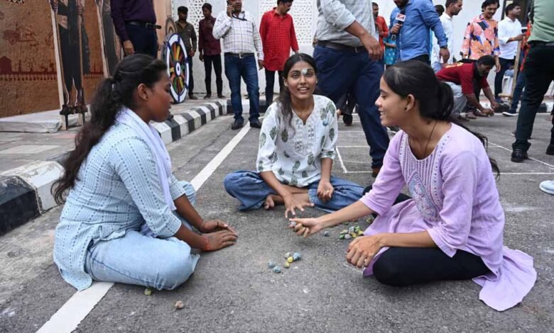 CM हाउस में दिखी गांव की झलक, हरेली पर सजे हल-नांगर और राउत नाचा पर थिरके गुरु खुशवंत साहेब 6 Chhattisgarh News 08 3 9