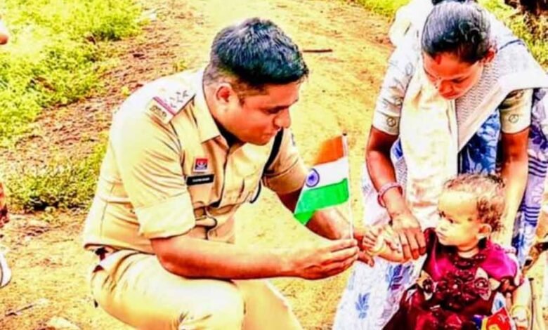‘आपके द्वार’ पहुंची पुलिस, बस्तर में ‘निवा दुवाड़ ते’ अभियान से समस्याओं का हो रहा समाधान 3 Chhattisgarh News 10 2 9