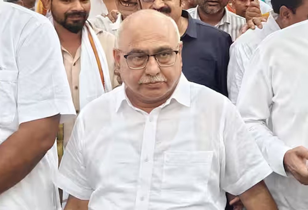 Hemant KhandelwalA 117 1