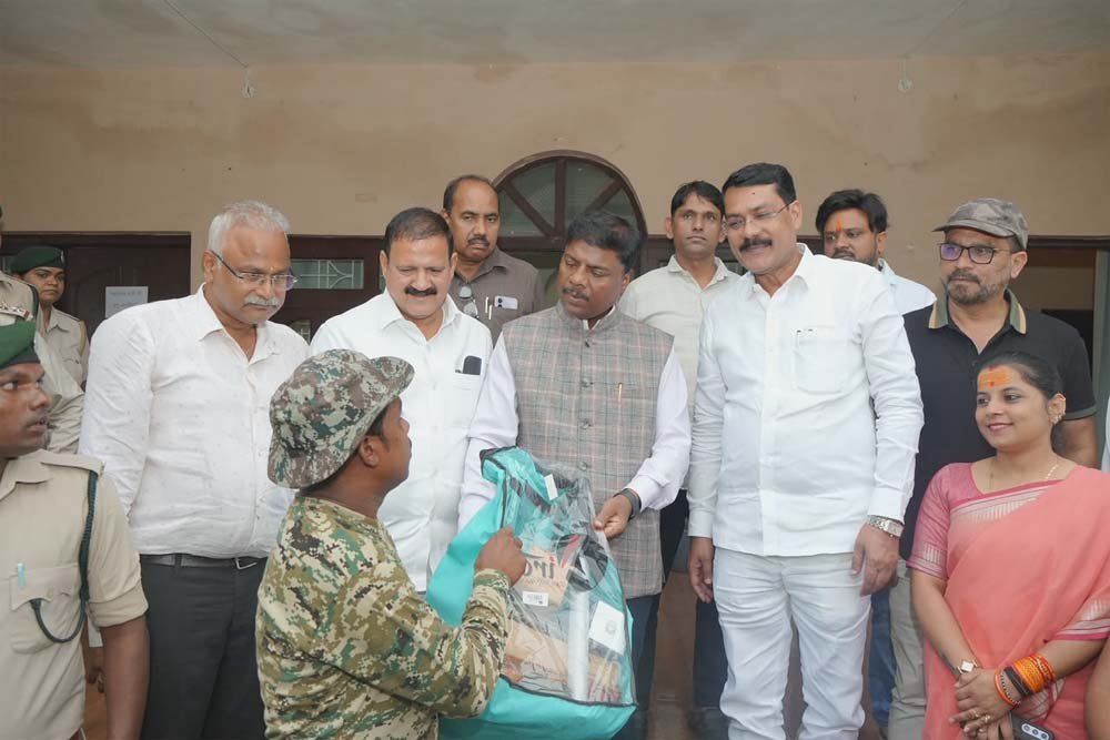 मानव-हाथी द्वंद्व कम करने में हाथी मित्र दल की भूमिका महत्वपूर्ण- वन मंत्री केदार कश्यप 1 Kedar 01 1