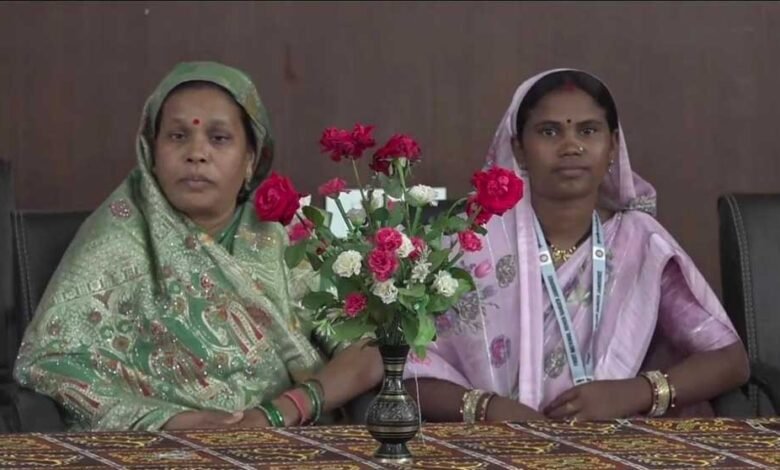 महिला सशक्तिकरण, स्व-सहायता समूह और कौशल विकास के नवाचारों ने राष्ट्रीय मंच पर बनाई पहचान 2 Mahilas 01 2