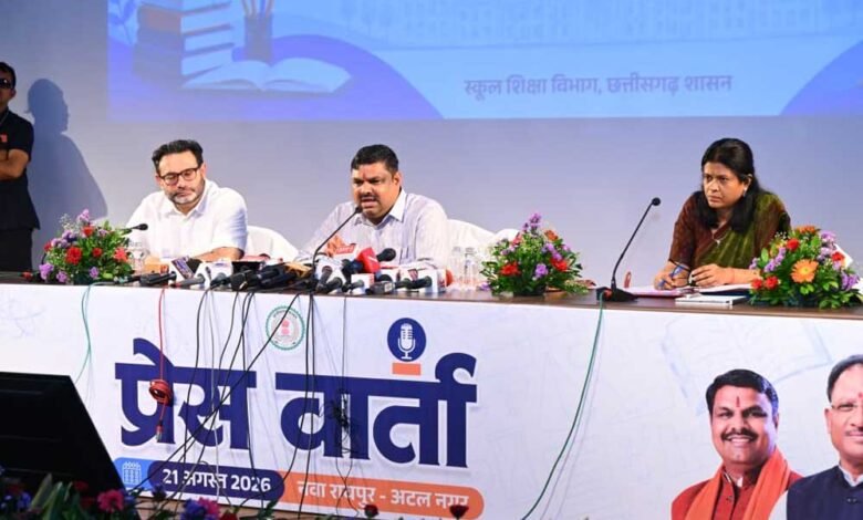 स्कूल शिक्षा विभाग की उपलब्धियों पर मंत्री गजेंद्र यादव ने की प्रेस कॉन्फ्रेंस, दो वर्षों के कार्यों का रखा लेखा-जोखा 3 Prsss 03