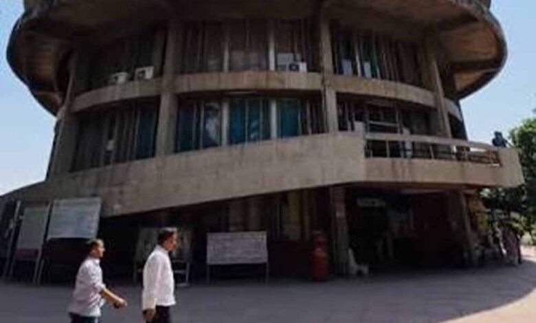 पंजाब यूनिवर्सिटी के स्टूडेंट सेंटर को बम से उड़ाने की धमकी, पुलिस-एजेंसियों ने शुरू की जांच 6 Punjab News 03 3 6