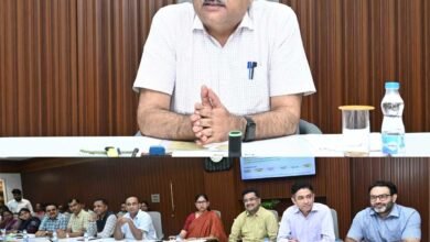 मुख्य सचिव ने केन्द्र प्रवर्तित योजनाओं की समीक्षा की 6 Sachiv 01