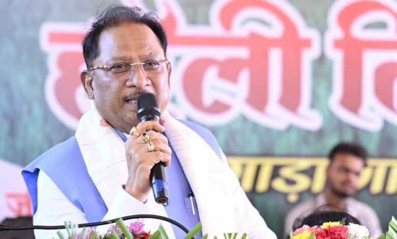 हरेली के पावन अवसर पर राजस्व मंत्री टंकराम वर्मा के नवीन शासकीय आवास के गृह प्रवेश कार्यक्रम में शामिल हुए मुख्यमंत्री विष्णुदेव साय 2 Sahe 01 8