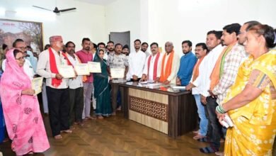 पीएम आवास योजना शहरी 2.0 से साकार होगा पक्के घर का सपना : हितग्राहियों को मिले स्वीकृति पत्र 2 Sharma 01