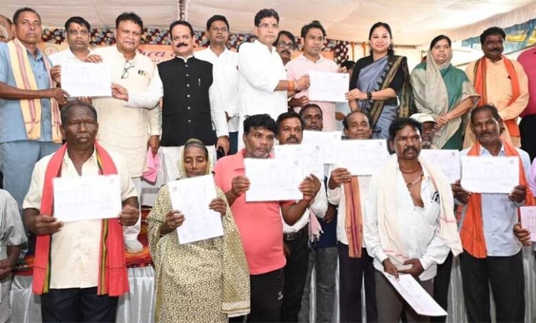 क्षेत्र के विकास को नई ताकत, मंत्री टंकराम वर्मा ने 1.24 करोड़ के विकास कार्य जनता को किए समर्पित 10 Tank 03 2