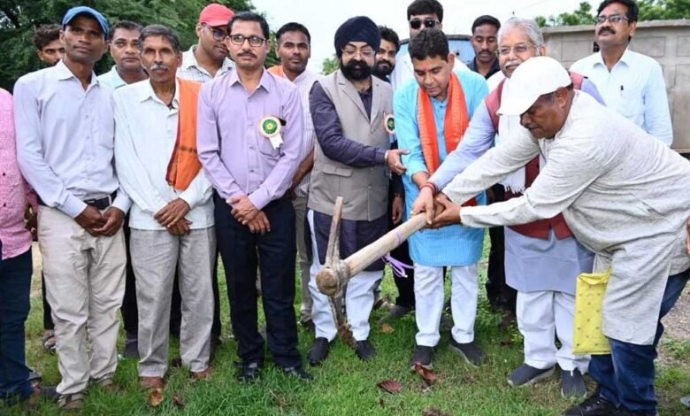 विकास के साथ संस्कृति और मानवीय मूल्यों को बचाना हमारी जिम्मेदारी : मंत्री टंक राम वर्मा 3 Tsank 01