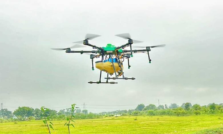 सालाना 1 से 2 लाख रुपये तक की आय अर्जित कर बनीं महिलाओं के लिए प्रेरणा 10 dRON 02