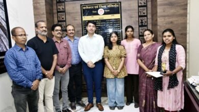 कलेक्टर छिकारा ने टैबलेट देकर बढ़ाया हौसला 3 grup 3
